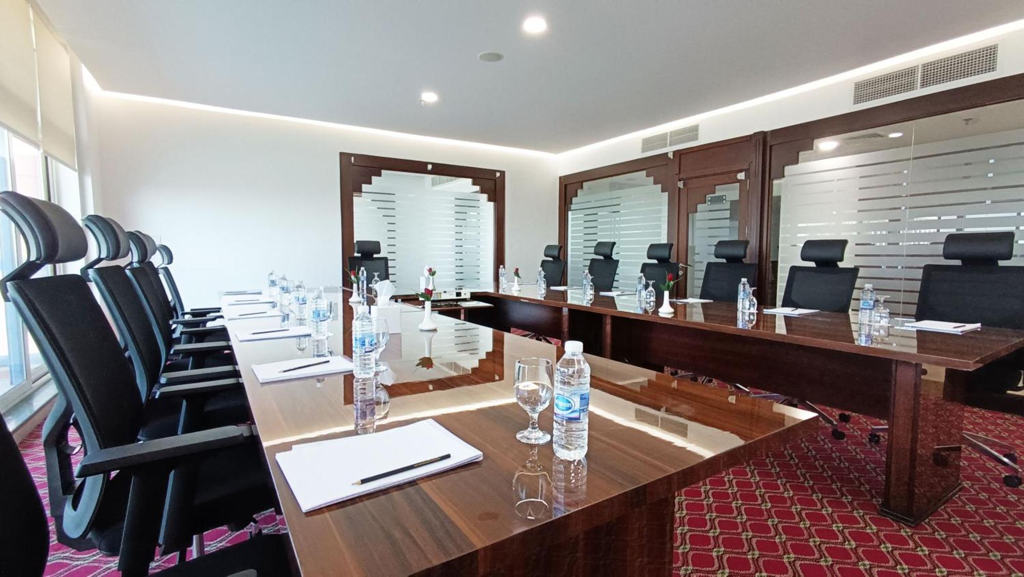 Sunday Mega Hotel Sheikh Zayed Road Near Difc Formerly Emirates Grand Hotel Dubai Bagian luar foto