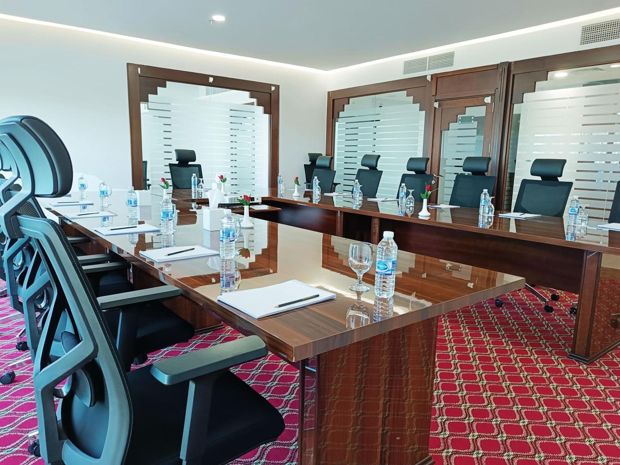 Sunday Mega Hotel Sheikh Zayed Road Near Difc Formerly Emirates Grand Hotel Dubai Bagian luar foto