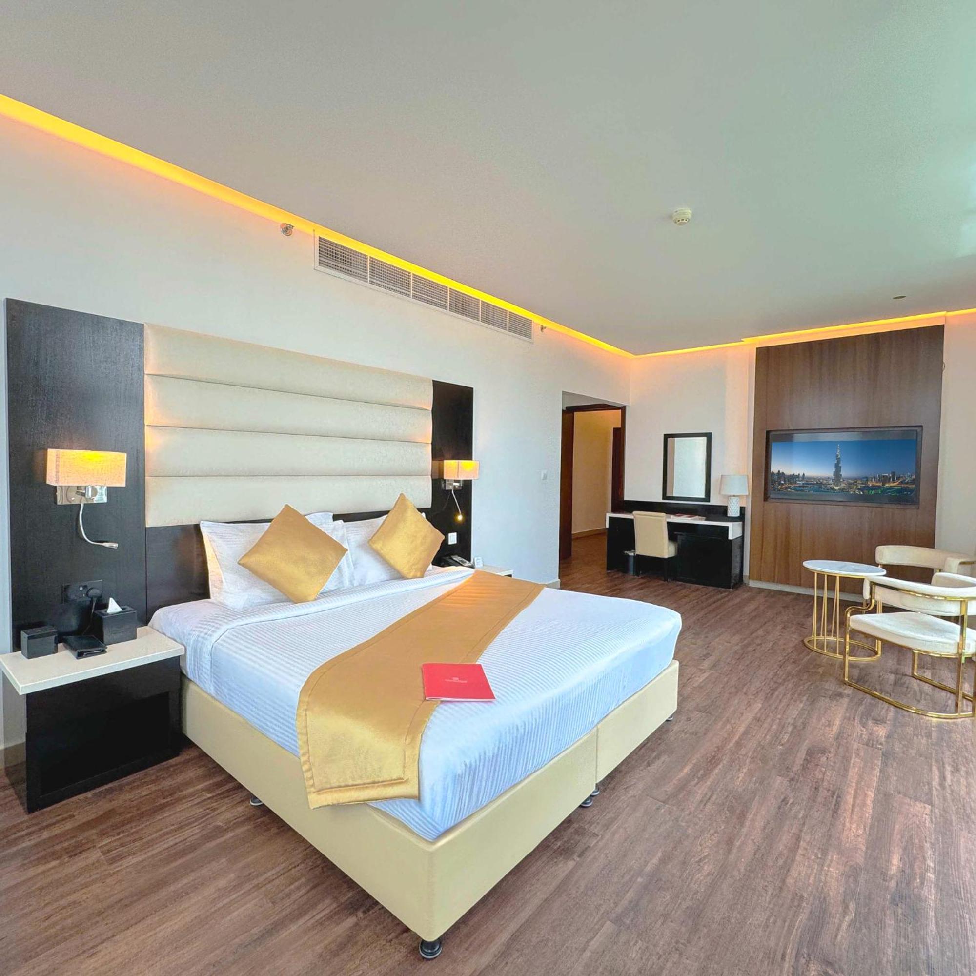 Sunday Mega Hotel Sheikh Zayed Road Near Difc Formerly Emirates Grand Hotel Dubai Bagian luar foto