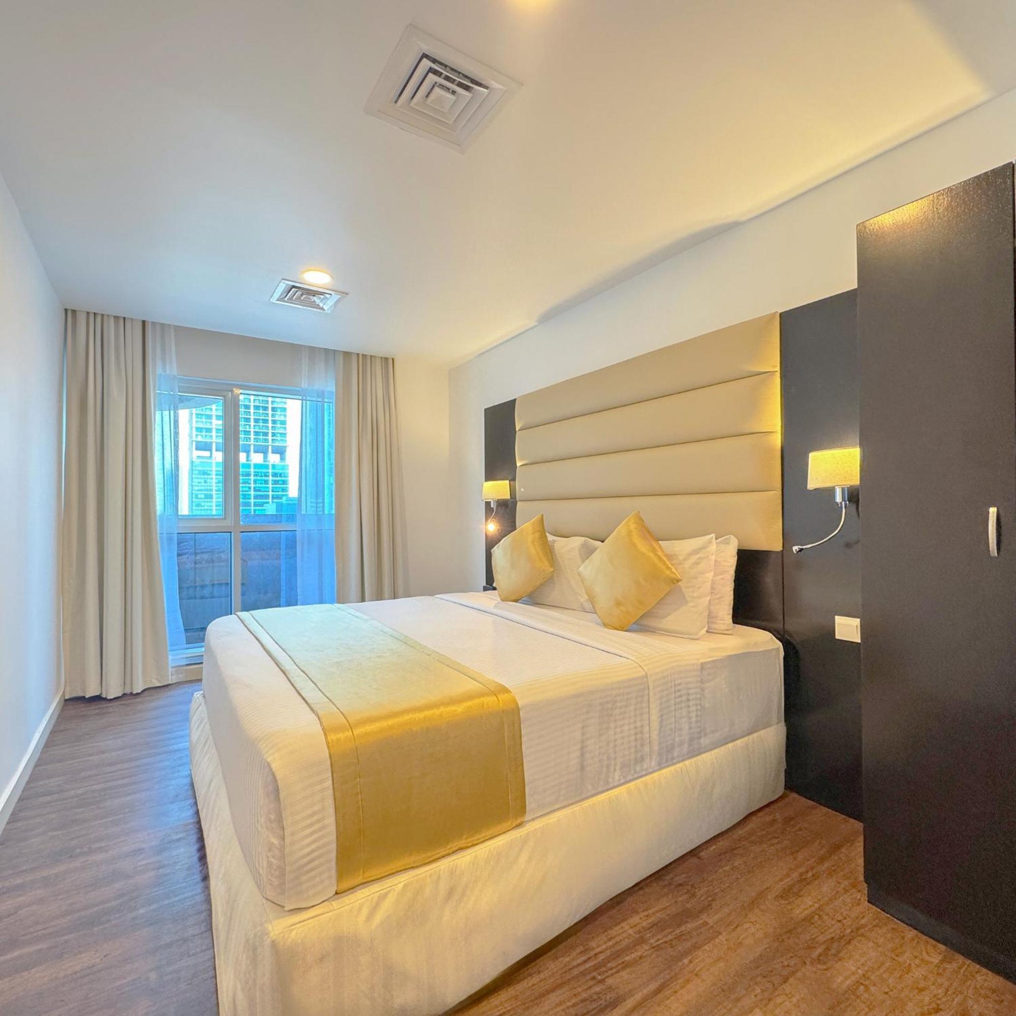 Sunday Mega Hotel Sheikh Zayed Road Near Difc Formerly Emirates Grand Hotel Dubai Bagian luar foto