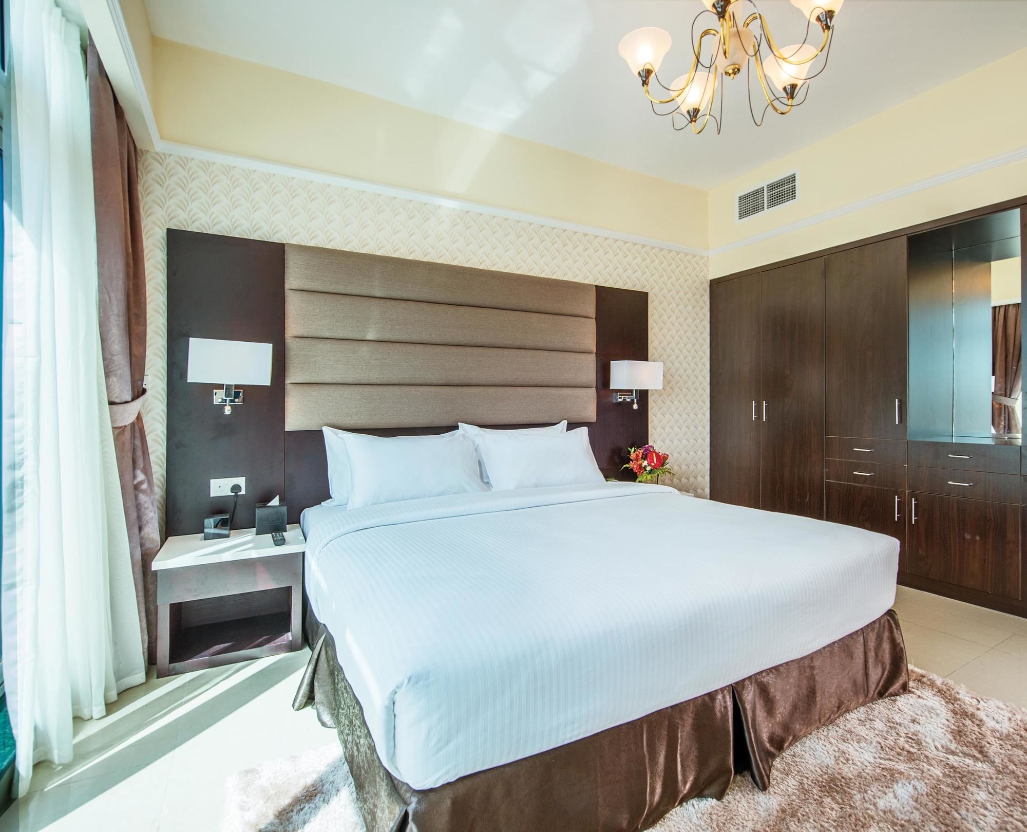 Sunday Mega Hotel Sheikh Zayed Road Near Difc Formerly Emirates Grand Hotel Dubai Bagian luar foto